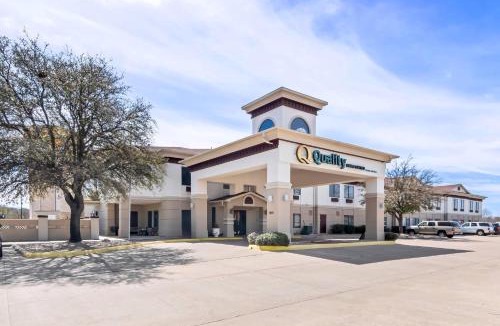Granbury Hotel | Quality Inn & Suites - Granbury