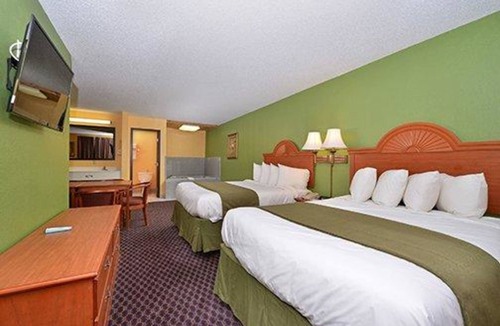 Grinnell Hotel | Quality Inn & Suites Grinnell near University