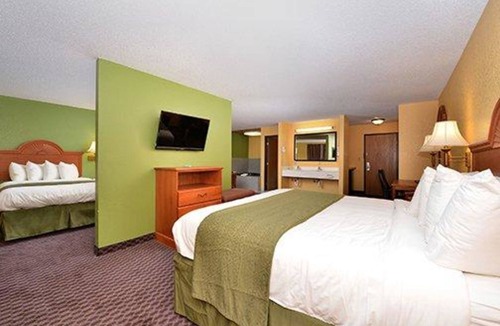 Grinnell Hotel | Quality Inn & Suites Grinnell near University