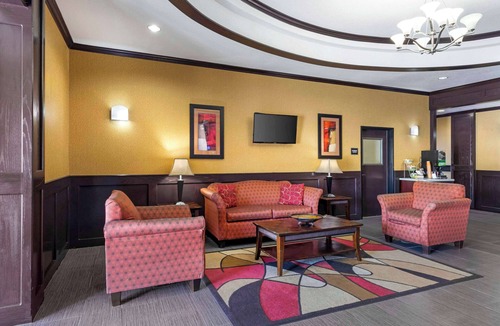 Groesbeck Hotel | Quality Inn & Suites Groesbeck North