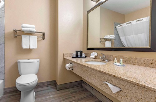 Groesbeck Hotel | Quality Inn & Suites Groesbeck North