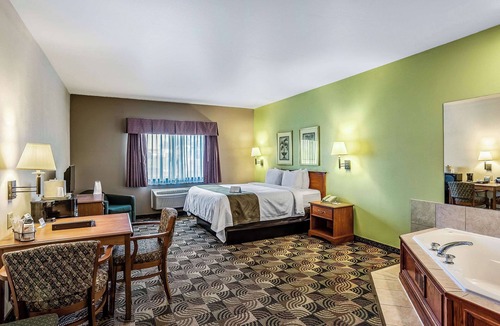 Hannibal Hotel | Quality Inn & Suites Hannibal West