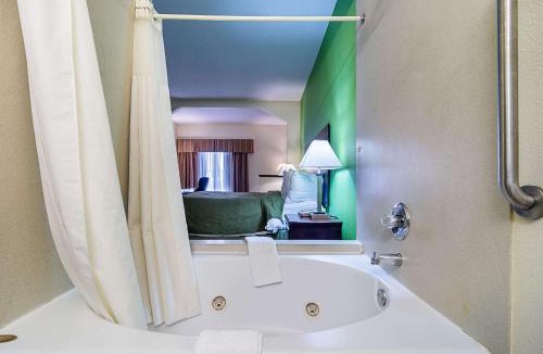 Harvey Hotel | Quality Inn & Suites Harvey - Chicago Southland