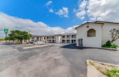 Junction Hotel | Quality Inn & Suites Junction