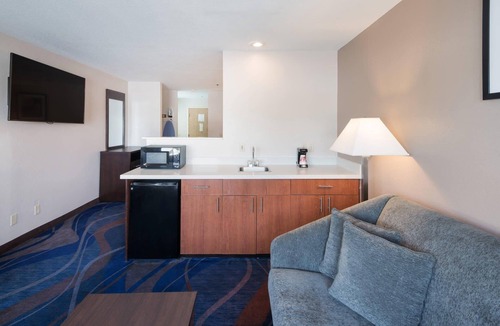 Tri-Cities Hotel | Quality Inn & Suites Kennewick Tri-Cities