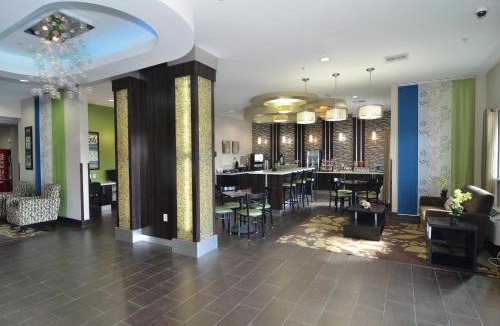 Kenedy Hotel | Quality Inn & Suites Kenedy - Karnes City