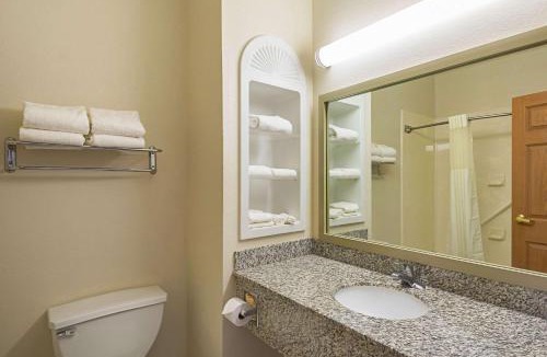 Lampasas Hotel | Quality Inn & Suites Lampasas