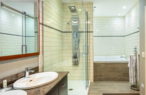 Desjardins Hotel | Quality Inn & Suites Levis