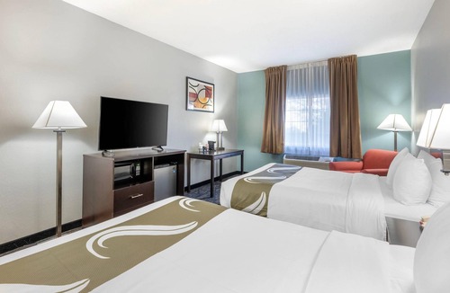 Lincoln Hotel | Quality Inn & Suites Lincoln North