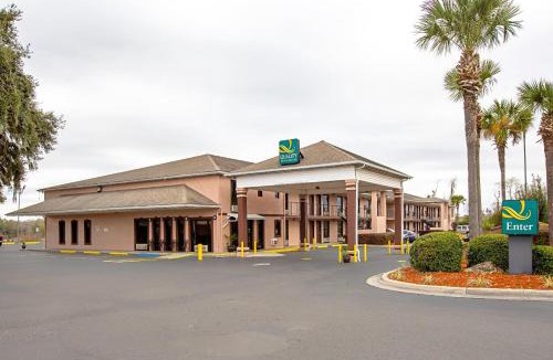 Boys Ranch Hotel | Quality Inn & Suites Live Oak I-10 Exit 283