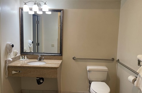 Longview Hotel | Quality Inn & Suites Longview Kelso