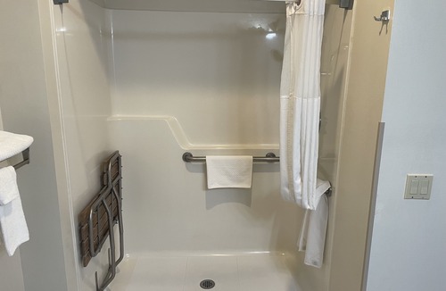 Longview Hotel | Quality Inn & Suites Longview Kelso