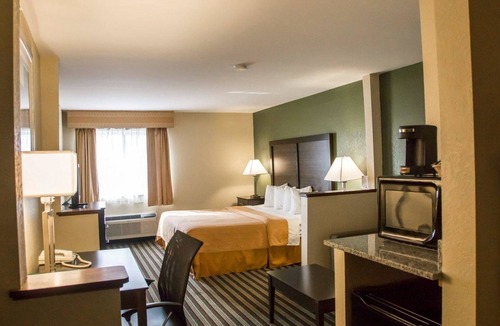 Loves Park Hotel | Quality Inn & Suites Loves Park near Rockford