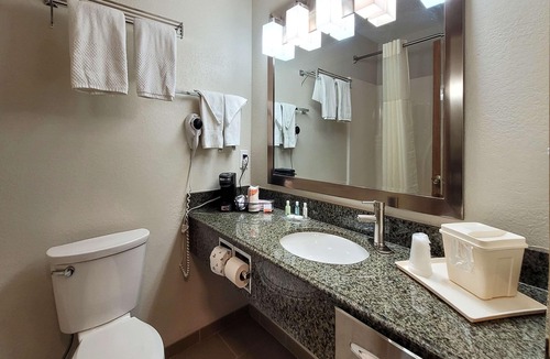 Marion Hotel | Quality Inn & Suites Marion