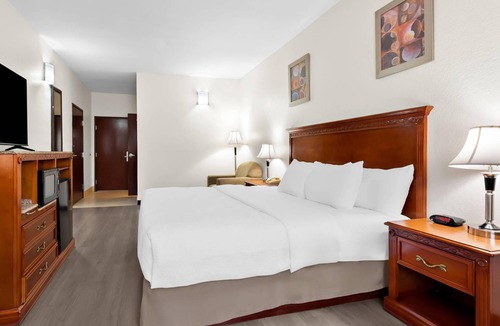 McAlester Hotel | Quality Inn & Suites McAlester on Hwy 69
