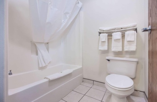 McCook Hotel | Quality Inn & Suites McCook