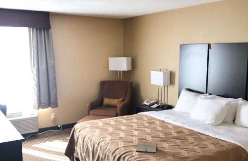 Mendota Hotel | Quality Inn & Suites Mendota near I-39