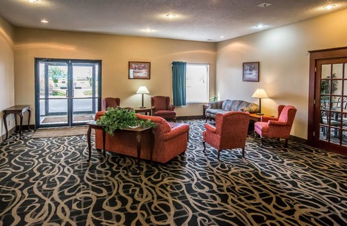 Mendota Hotel | Quality Inn & Suites Mendota near I-39