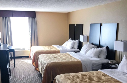 Mendota Hotel | Quality Inn & Suites Mendota near I-39