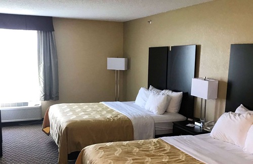 Mendota Hotel | Quality Inn & Suites Mendota near I-39