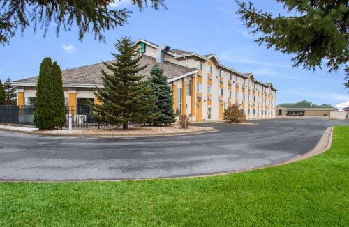 Menomonie Hotel | Quality Inn & Suites Menomonie