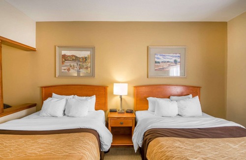 Pryor Hotel | Quality Inn & Suites MidAmerica Industrial Park Area