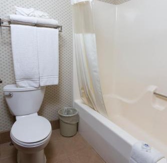 Mount Vernon Hotel | Quality Inn & Suites Mount Vernon