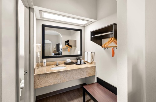 Monticello Hotel | Quality Inn & Suites Monticello