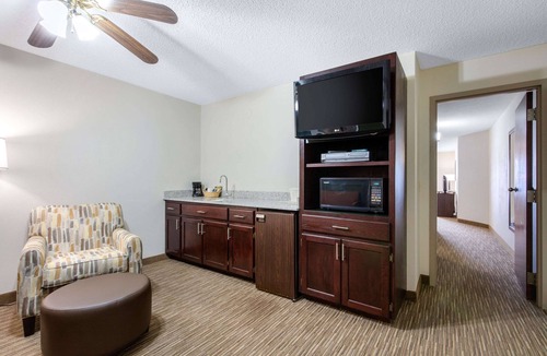 Mountain Home Hotel | Quality Inn & Suites Mountain Home North