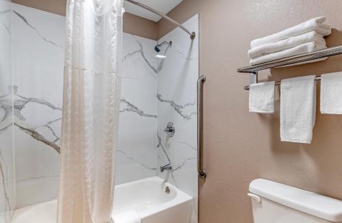 New Boston Hotel | Quality Inn & Suites New Boston - Texarkana West