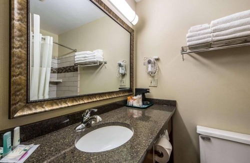 Newberry Hotel | Quality Inn & Suites Newberry