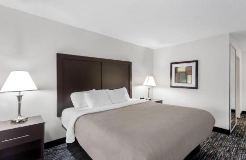 Niles Hotel | Quality Inn & Suites Niles