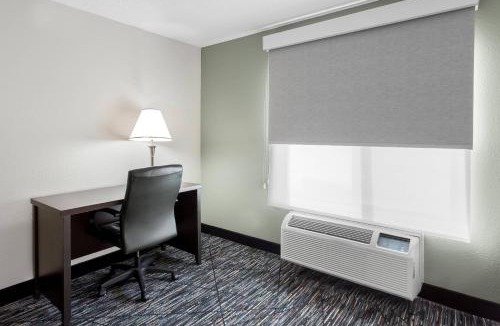 Niles Hotel | Quality Inn & Suites Niles