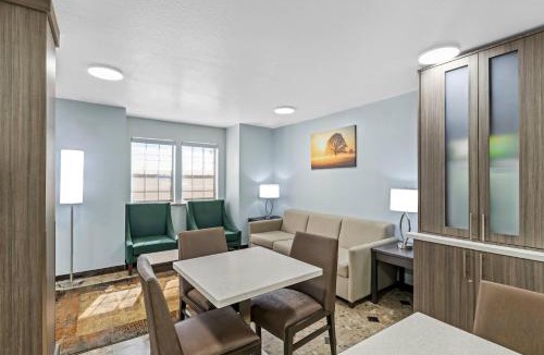 Mesquite Hotel | Quality Inn & Suites North Mesquite I-30