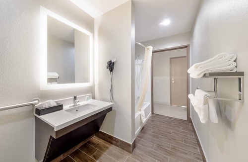 Mesquite Hotel | Quality Inn & Suites North Mesquite I-30