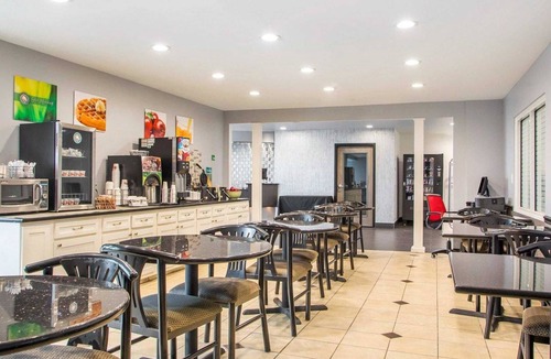 Crosswoods Hotel | Quality Inn & Suites North/Polaris