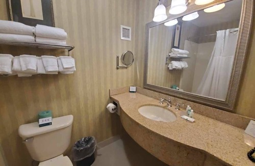 Northampton Hotel | Quality Inn & Suites Northampton - Amherst