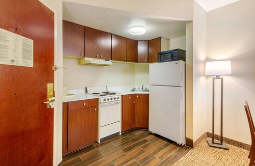 Portsmouth Hotel | Quality Inn & Suites Olde Town