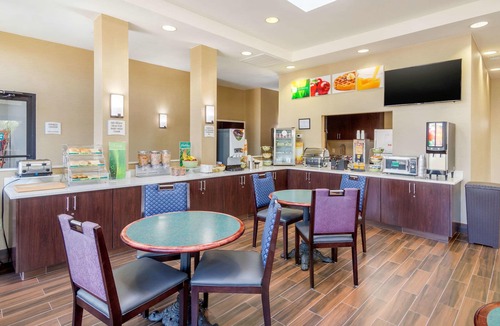 Portsmouth Hotel | Quality Inn & Suites Olde Town