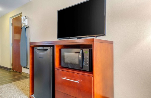 Portsmouth Hotel | Quality Inn & Suites Olde Town