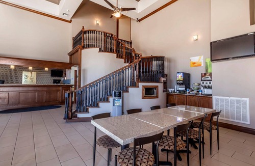 Owasso Hotel | Quality Inn & Suites Owasso US-169