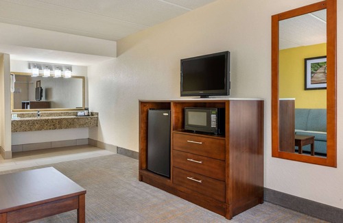 Palatka Hotel | Quality Inn & Suites Palatka Riverfront