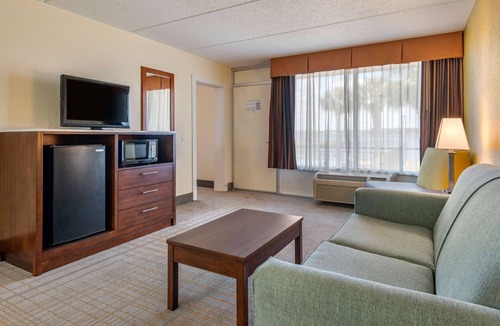 Palatka Hotel | Quality Inn & Suites Palatka Riverfront