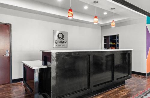 Pearsall Hotel | Quality Inn & Suites Pearsall