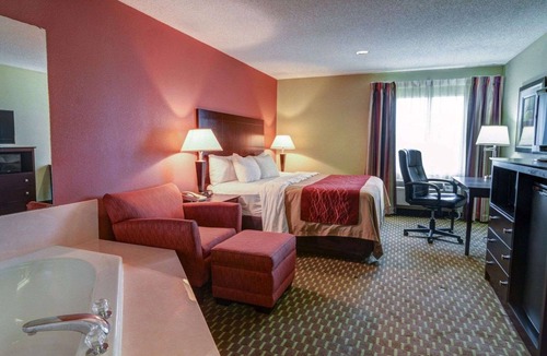 Pine Bluff Hotel | Quality Inn & Suites Pine Bluff