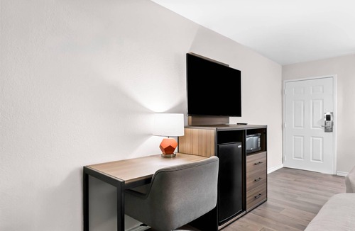 Port Lavaca Hotel | Quality Inn & Suites Port Lavaca near Lighthouse Beach