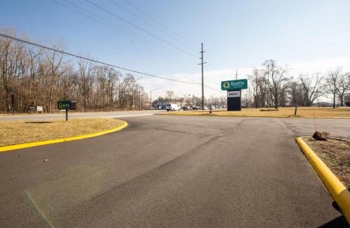 Portage Hotel | Quality Inn & Suites Portage Central