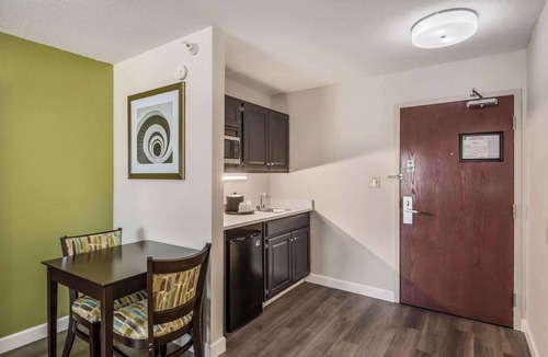 Quincy Hotel | Quality Inn & Suites Quincy - Downtown