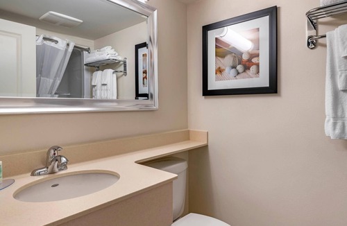 Quispamsis Hotel | Quality Inn & Suites Quispamsis