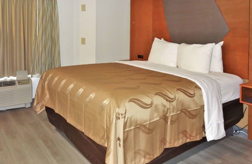 Northeast Raleigh Hotel | Quality Inn & Suites Raleigh North
